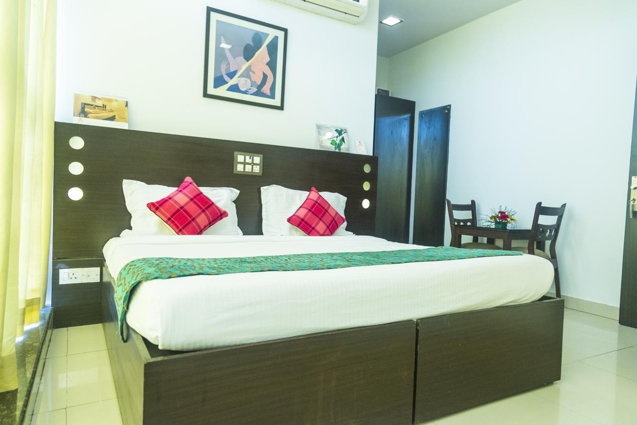Hotel Amby Inn New Delhi Eksteriør billede