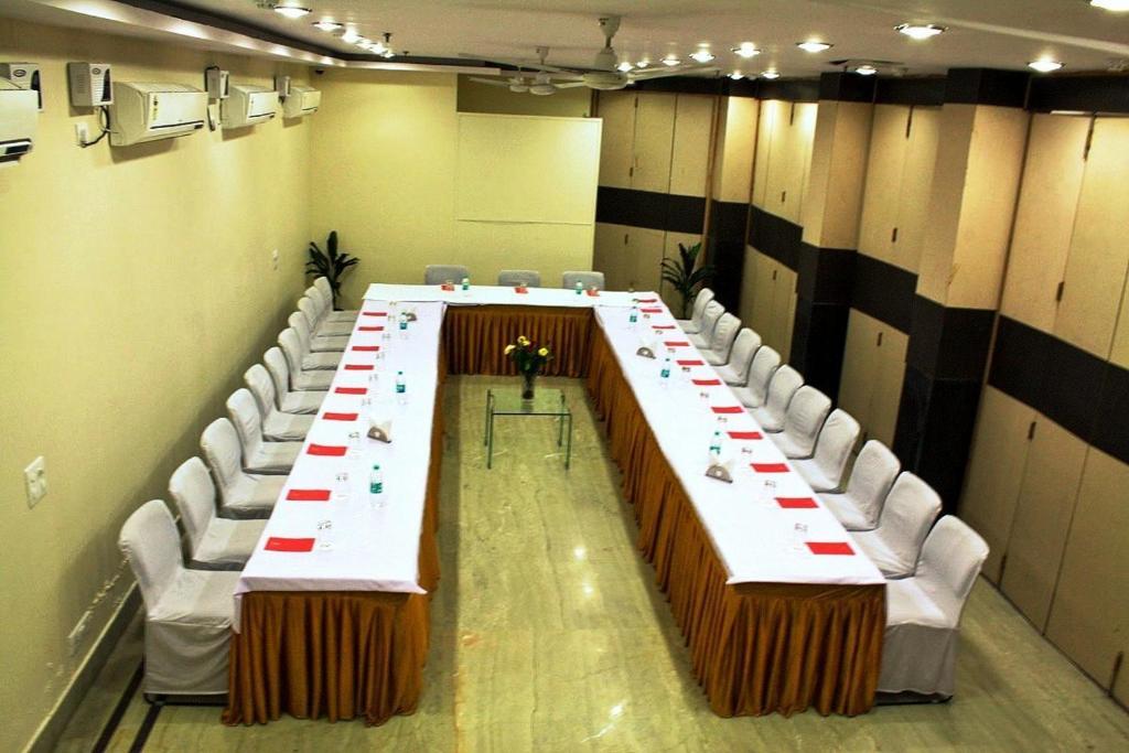 Hotel Amby Inn New Delhi Eksteriør billede