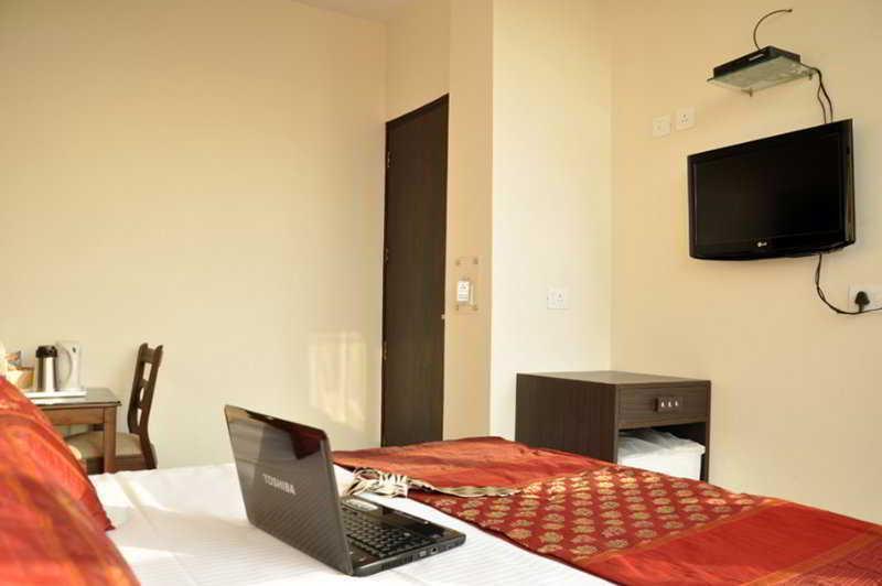 Hotel Amby Inn New Delhi Eksteriør billede